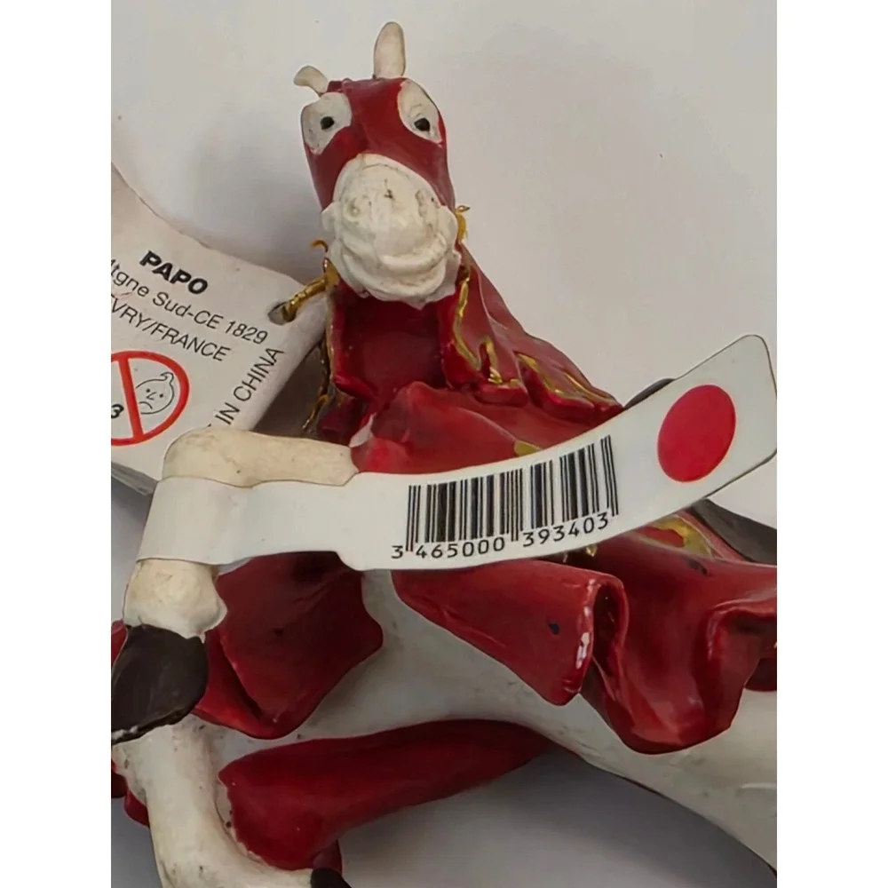 Papo accents lion